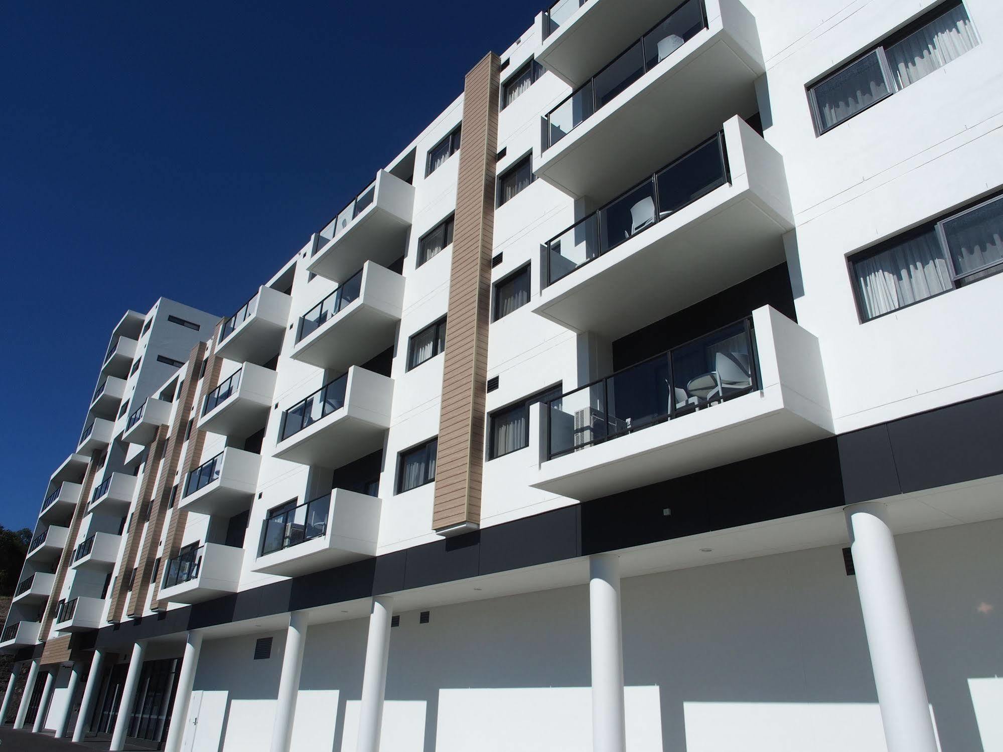 Quest Bella Vista Aparthotel Exterior photo